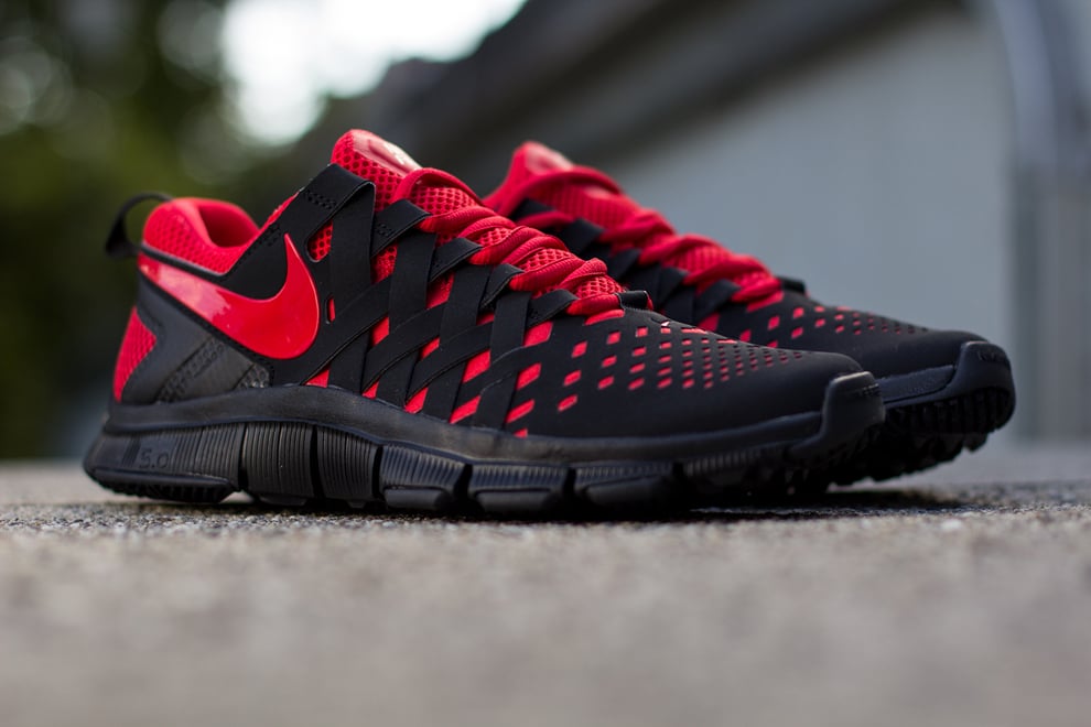 nike free red and black