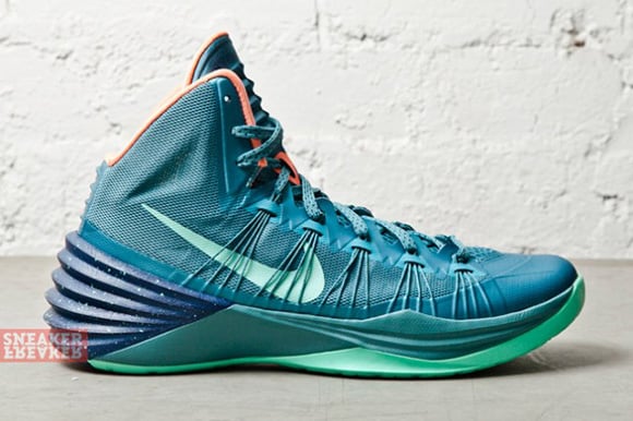 Nike Hyperdunk 2013 “Mineral Teal/Atomic Pink” – First Look