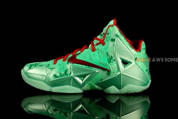 Nike LeBron XI Christmas Detailed Look  