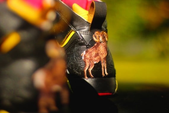 Air Jordan 7 Crude Brood Customs by Rocket Boy Nift