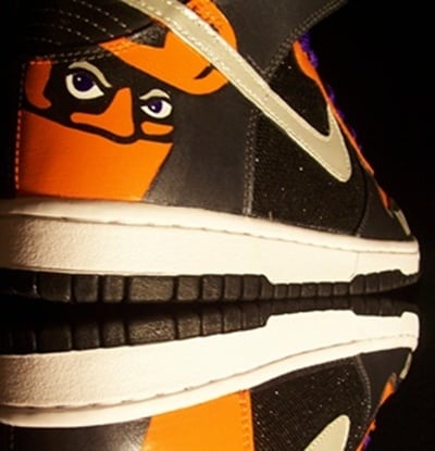 Nike Dunk WMNS “Bandits” Customs by Tekneek Customs