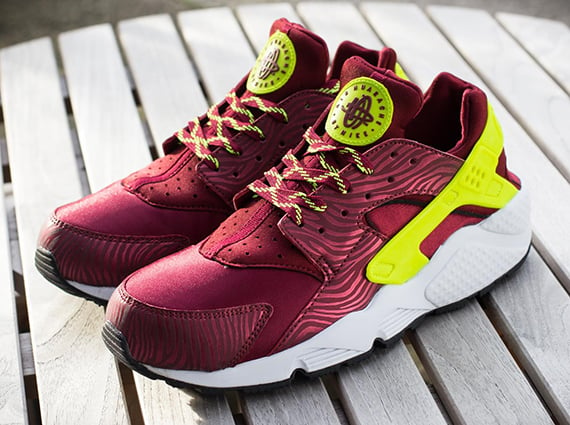 Nike Air Huarache Team Red Volt Now Available