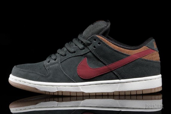 Nike SB Dunk Low Corduroy Now Available