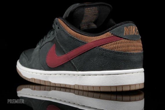 sb dunk low corduroy