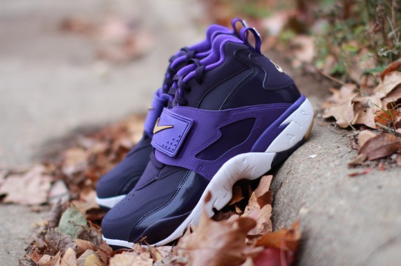 Nike Air Diamond Turf “Baltimore Ravens” – First Look