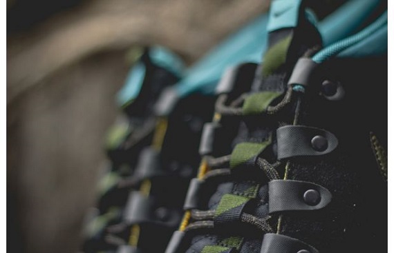 Nike Roshe Run SneakerBoot Dark Loden and Mineral Teal 