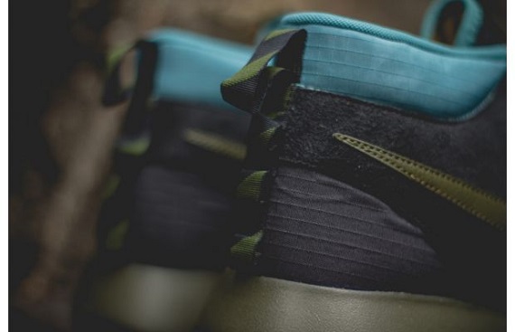 Nike Roshe Run SneakerBoot Dark Loden and Mineral Teal 