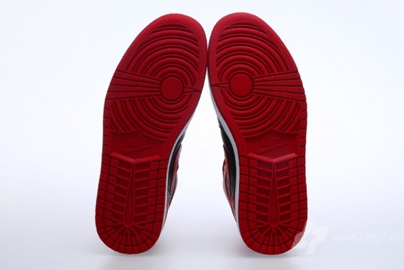 Air Jordan 1 Retro High OG Bred Yet Another Closer Look