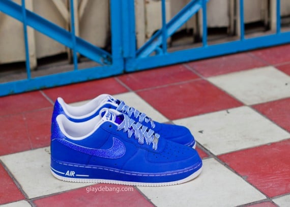 Nike Air Force 1 Low Blue White Striped Laces
