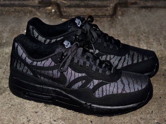 air max one reflective