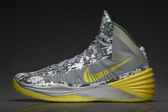 Nike Hyperdunk 2013 Oregon Armed Forces Classic PE Detailed Look