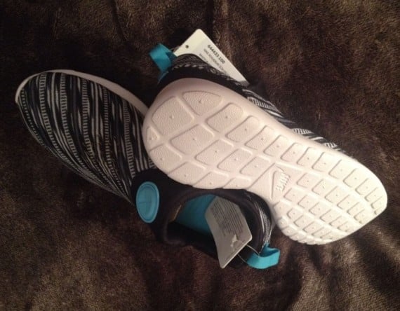  Nike Roshe Run Slip-On Black White