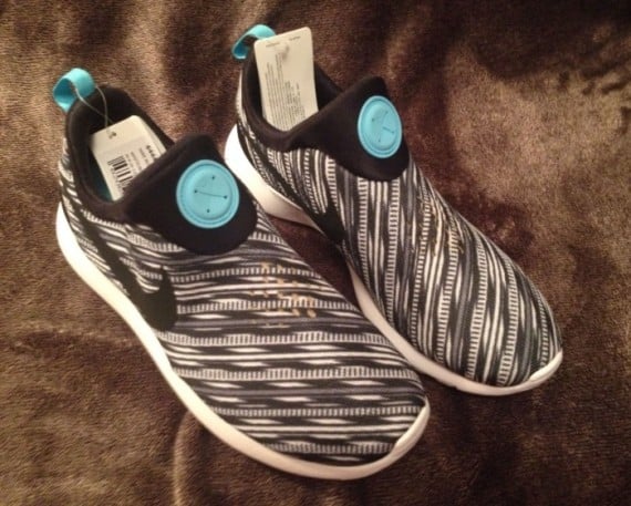  Nike Roshe Run Slip-On Black White