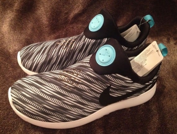  Nike Roshe Run Slip-On Black White