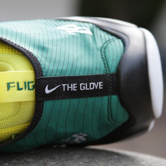 Sole Collector Sonic Wave Zoom Glove Releasing At Foot Locker 12/21 