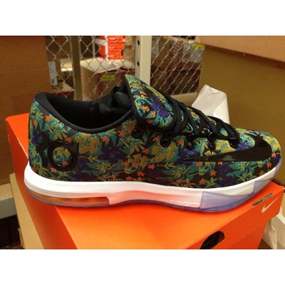 Kevin Durant Shows Off a New Version of His KD VI (6) EXT