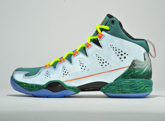 Jordan Melo M10 Christmas Closer Look