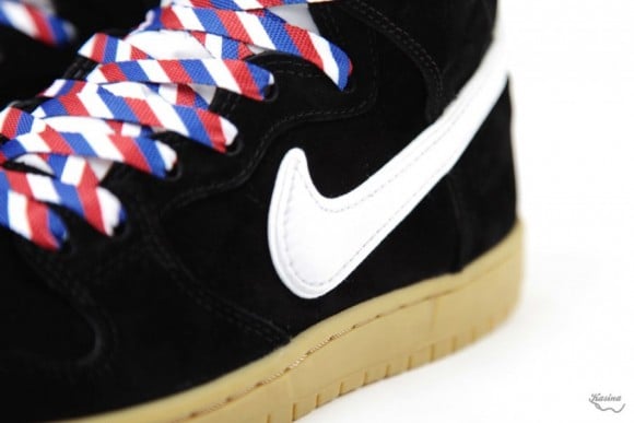 Fly x Nike SB Dunk High Barber Yet Another Look