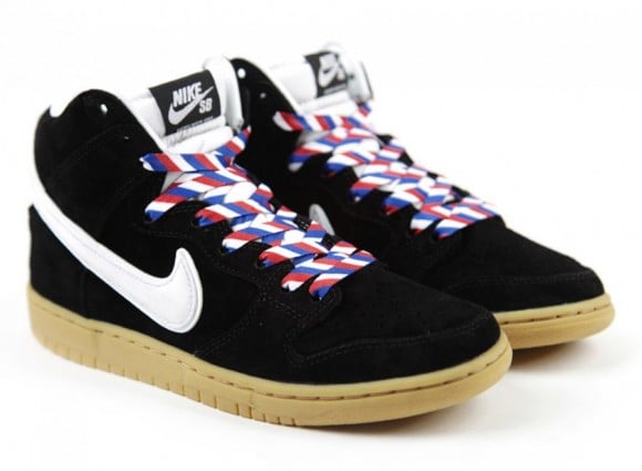 Fly x Nike SB Dunk High Barber Yet Another Look