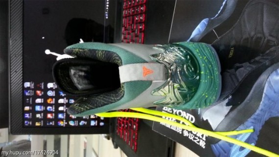 Jordan Melo M10 Christmas