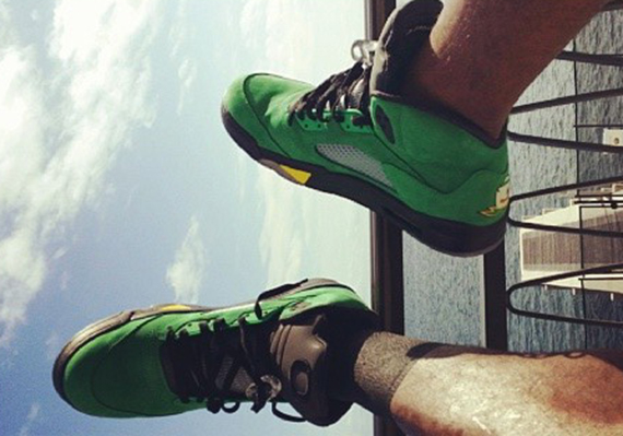 LeBron James in Air Jordan 5 “Oregon”