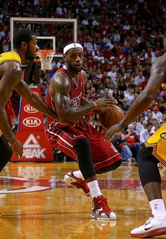 lebron wearing lebron 11