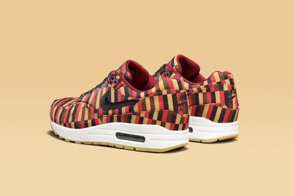 London Underground x Nike Air Max Roundel Collection