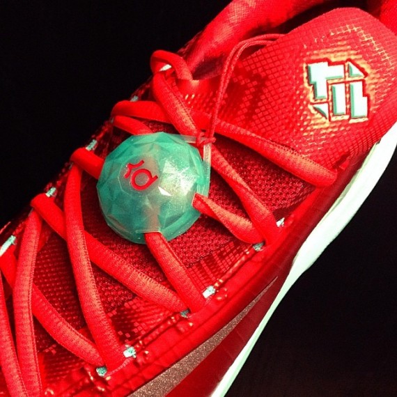 Nike KD 6 Christmas Yet Another Look