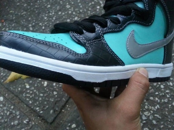 Nike SB Dunk High Tiffany Another Look
