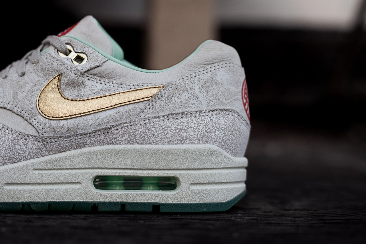 nike-wmns-air-max-1-year-of-the-horse-6