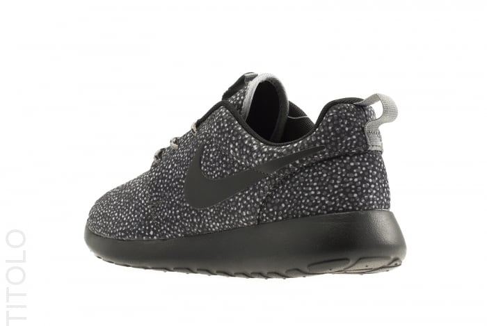 Nike WMNS Roshe Run Pebble ‘Cool Grey/Black-Wolf Grey-Volt’