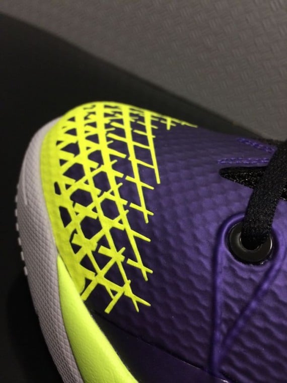 Nike Zoom Kobe Venomenon 4 Purple Volt