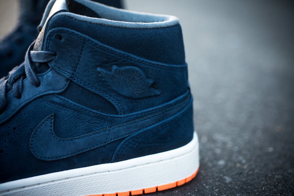 air-jordan-1-mid-nouveau-obsidian-4