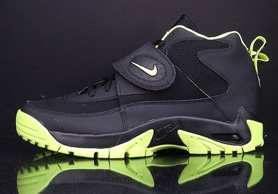 Nike Air Mission Black Volt First Look