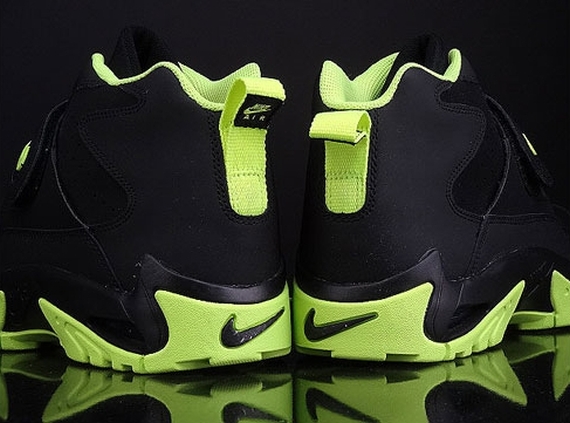 Nike Air Mission Black Volt First Look