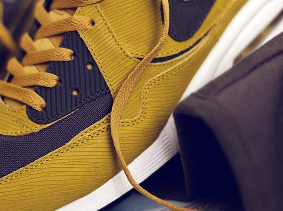 Size? x Nike Air Max Light Army and Navy Teaser