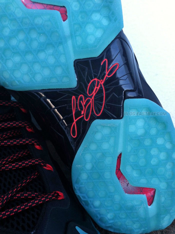 Nike LeBron XI (11) ‘Black/Diffused Jade-Light Crimson-Jade Glaze’ | New Images