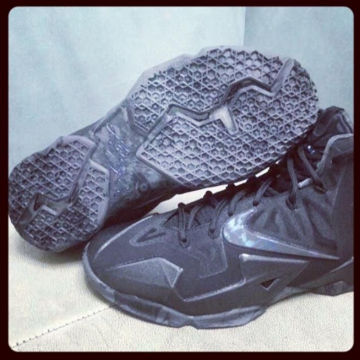 Nike LeBron XI (11) Stealth First Look