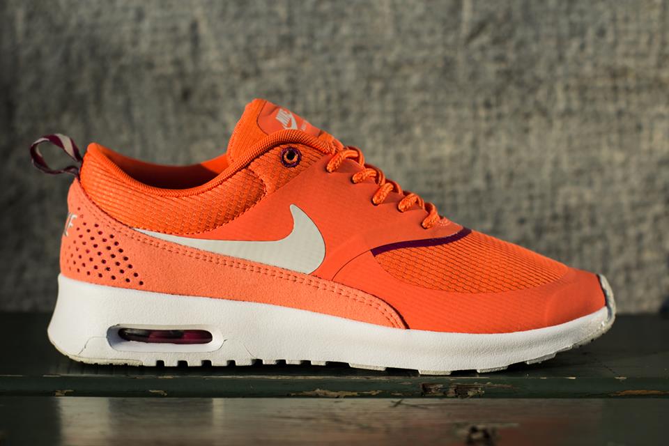 Nike WMNS Air Max Thea ‘Turf Orange/Spray-Bright Magenta-White’