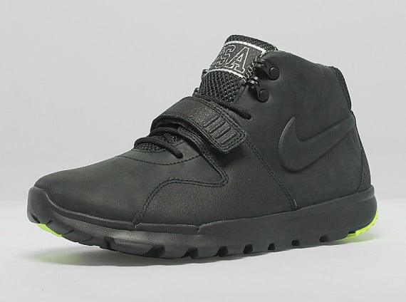 Nike Trainerendor Mid USA Now Available