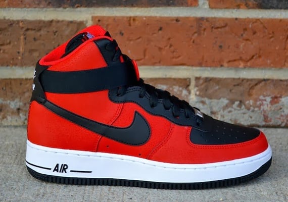 Nike Air Force 1 High – University Red 