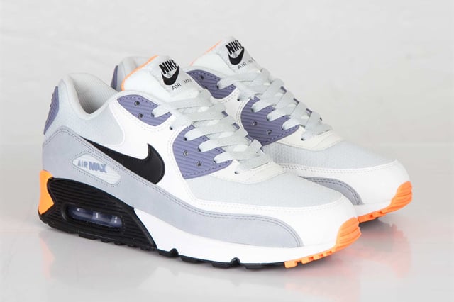 nike-air-max-90-essential-light-base-grey-black-iron-purple-atomic-orange-2