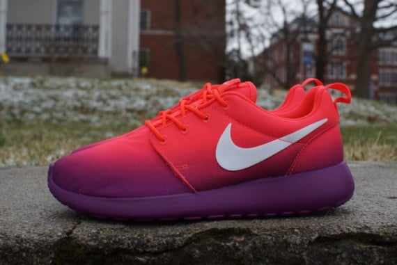 Nike WMNS Roshe Run Print Gradient Now Available 