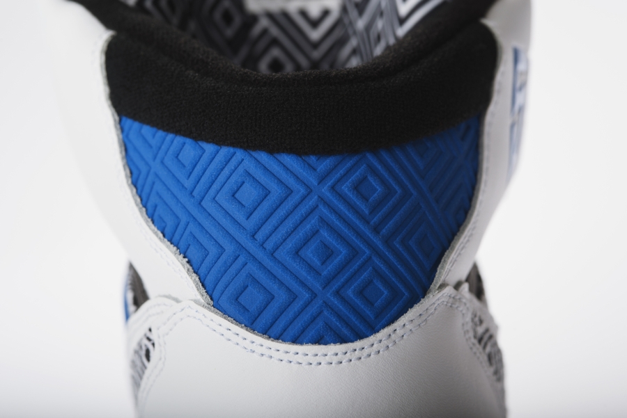 Release Reminder: adidas Mutombo Running White/Blue