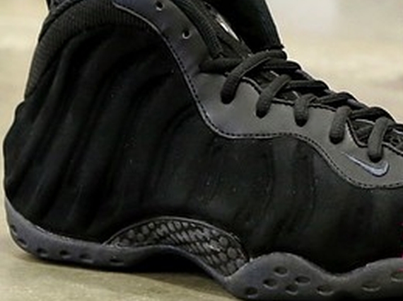 nike-air-foamposite-one-black-nubuck-sample-1