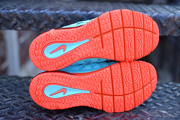 Nike Fingertrap Max NRG Polarized Blue Total Crimson