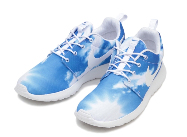 nike-roshe-run-blue-sky-1