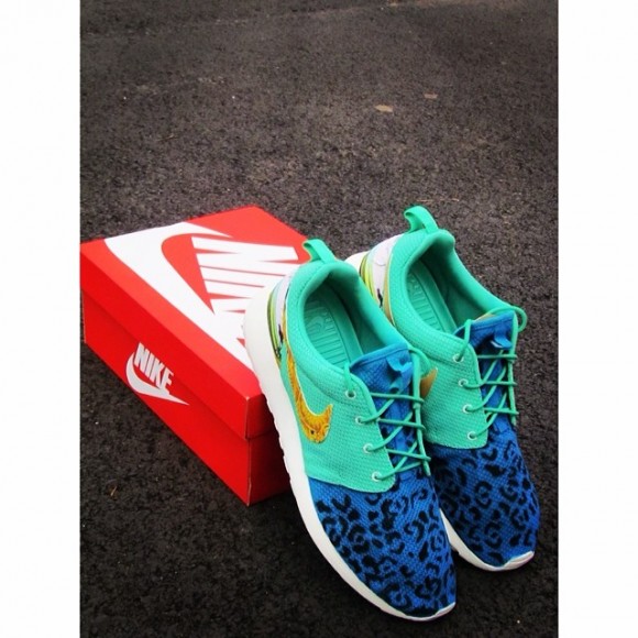 nike-roshe-run-versace-customs-by-sole-4-the-soul