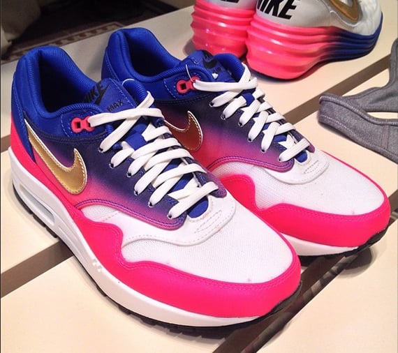 nike-wmns-air-max-1-world-cup-country-pack-3