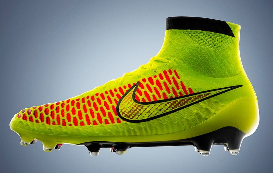 release-reminder-nike-magista-volt-metallic-gold-black-hyper-punch-1